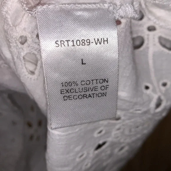 THML White Eyelet Ruffle Top Size Large - Picture 3 of 4